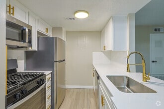 Interior Photo - Miller Square & Spanish Trails