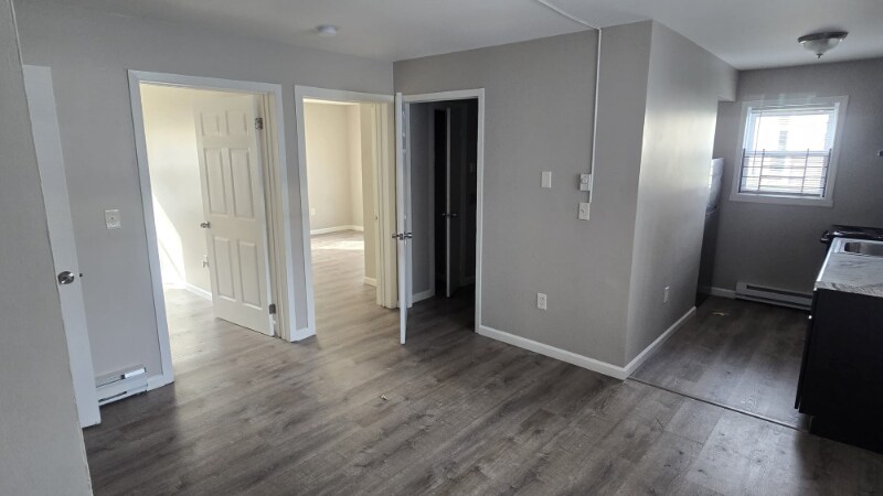 Building Photo - 405 Littleton Ave