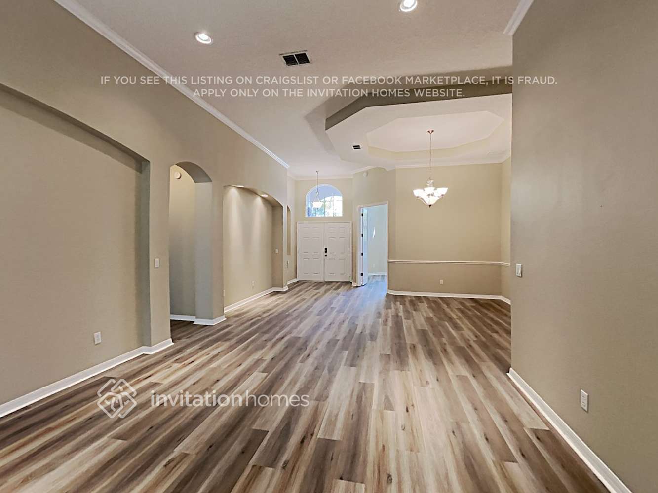 Building Photo - 13407 Paloma Dr