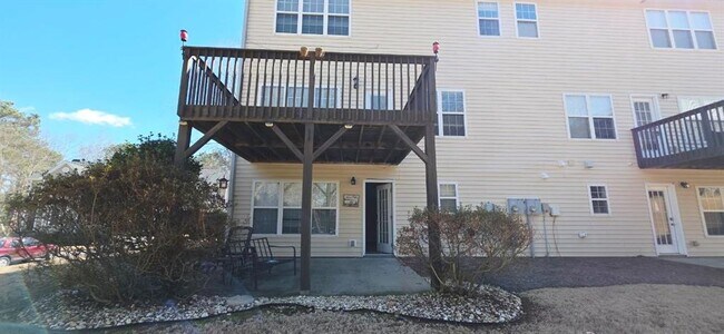 Building Photo - 3595 Deep Cove Dr