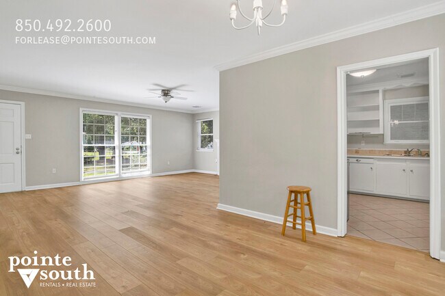 Building Photo - 703 Belrose Ave