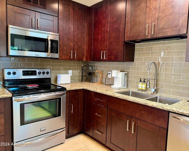 Building Photo - 4800 N 68th St