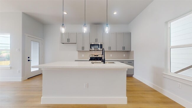 Building Photo - 12260 Kirkgard Dr