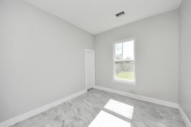 Building Photo - 7160 Rook Blvd