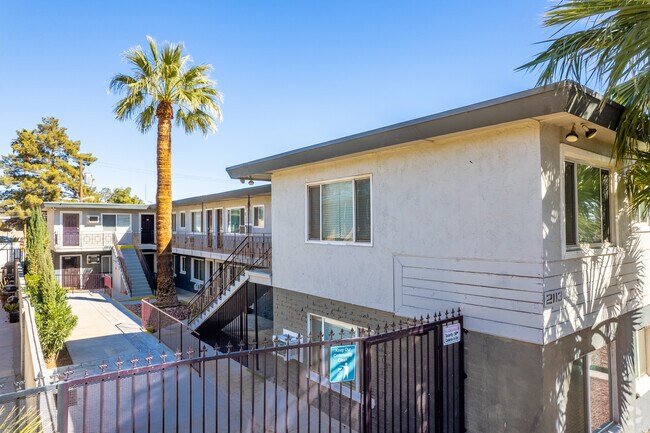Sunrise Apartments in Downtown Las Vegas - 2113 Sunrise Ave