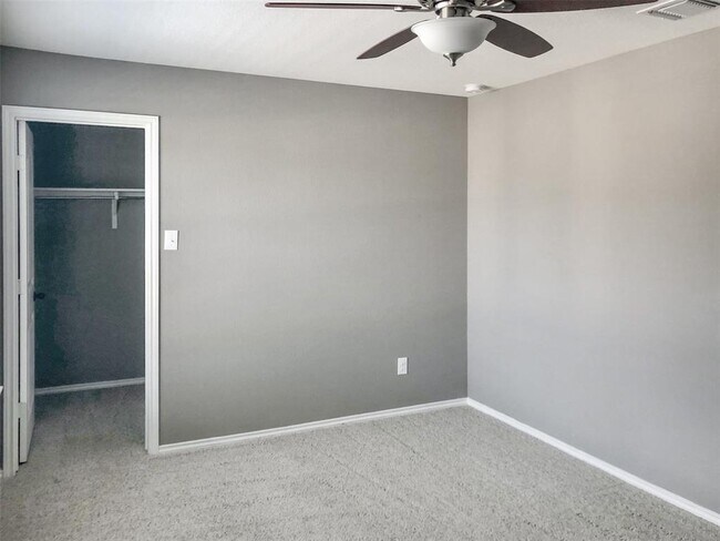 Building Photo - 1649 Bovina Dr