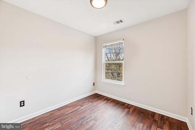 Building Photo - 3811 Eisenhower Ave