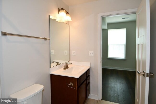 Building Photo - 4917 Crest View Dr