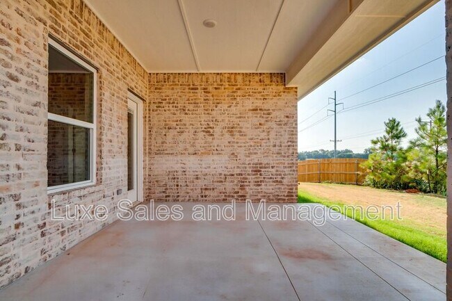 Building Photo - 8329 NW 163rd Ter