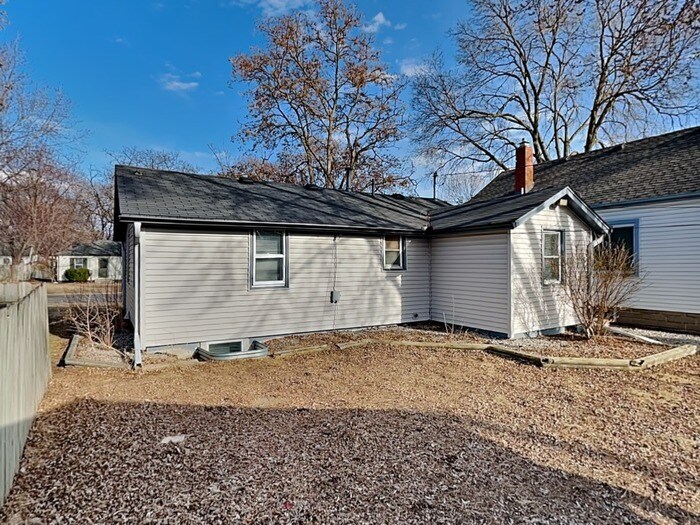 Building Photo - 5415 Emerson Ave N