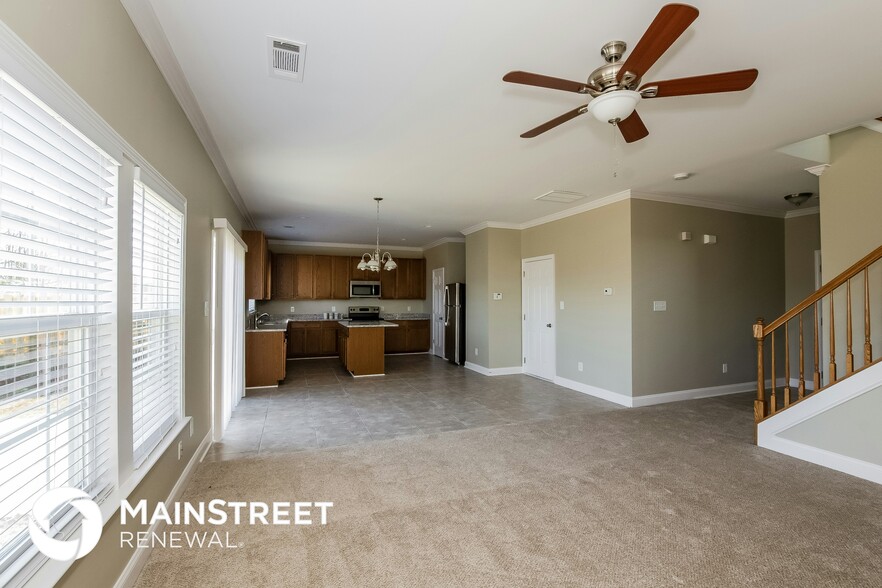 Building Photo - 14835 Havasu St