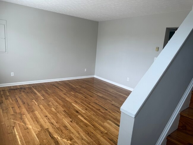Building Photo - 1014 Bridle Ct