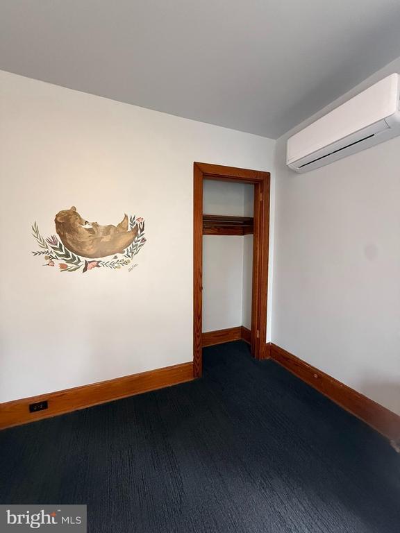 Building Photo - 295 E Main St