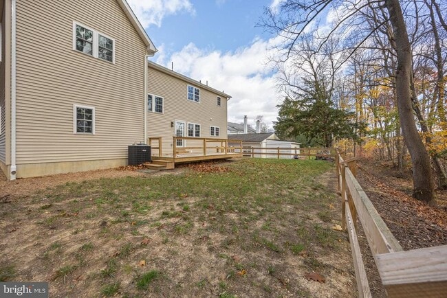 Building Photo - 1322 W King Rd