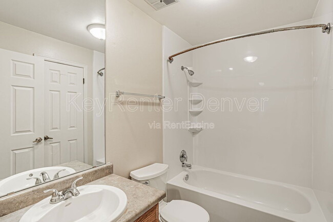 Building Photo - 14129 E Warren Pl