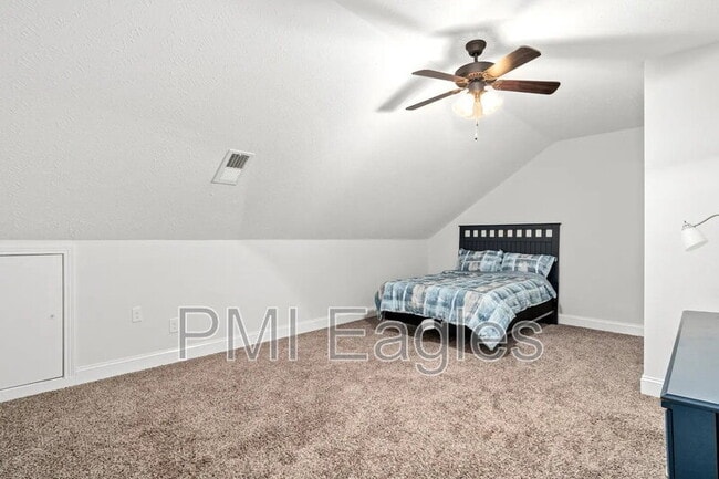 Building Photo - 243 Azalea Dr