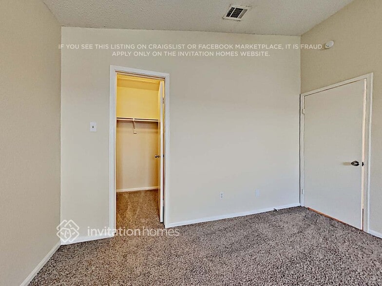 Building Photo - 5005 Colonial Dr