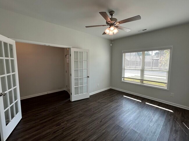 Building Photo - 115 Pomelo St