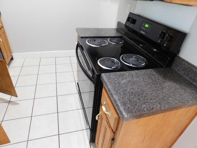 Building Photo - 5539 Bradley Dr