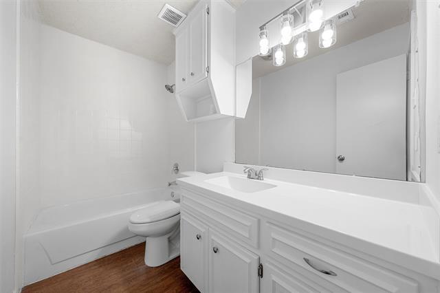 Building Photo - 300 Mill Creek Cir