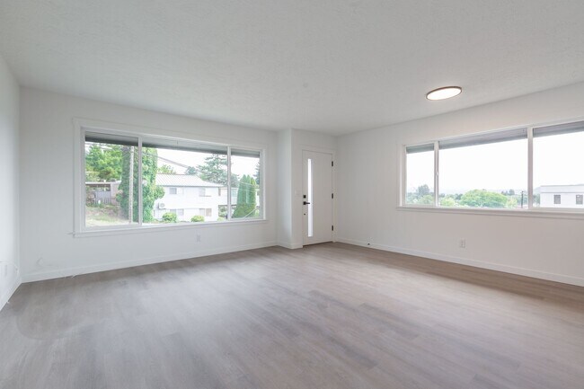 Building Photo - Crowne Pointe Apartment Homes