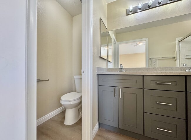 Building Photo - 1009 Torington Dr