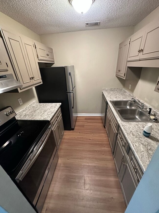 Building Photo - 5 Crosswinds Dr