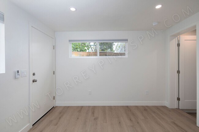 Building Photo - Remodeled Ocean Beach 1 Bedroom on Del Mar Ave ~ ALL UTILITIES INCLUDED!