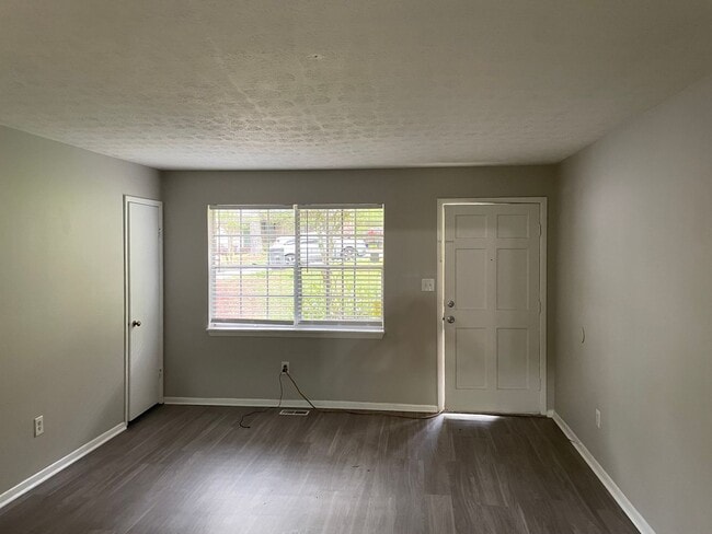 Building Photo - For Rent