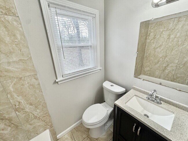 Building Photo - 1051 Mosby Rd