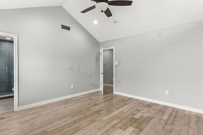 Building Photo - 109 Campfire Cir