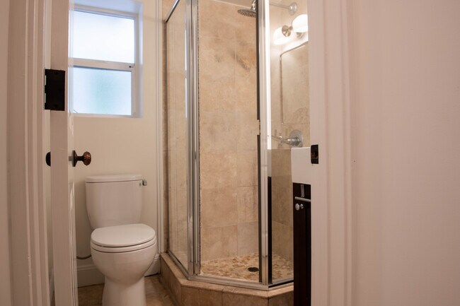 downstairs bathroom - 545 Wisconsin St