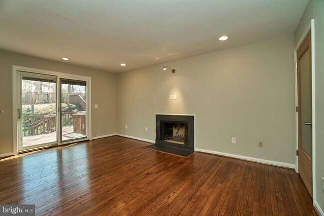 Building Photo - 8588 Coral Gables Ln
