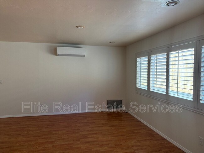 Building Photo - 2155 Montclair St