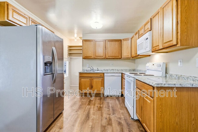 Building Photo - 1107 Thayer Dr