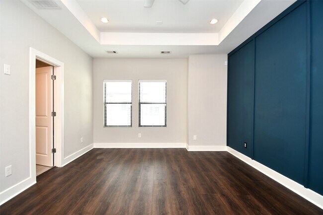 Building Photo - 1146 Wycliffe Dr