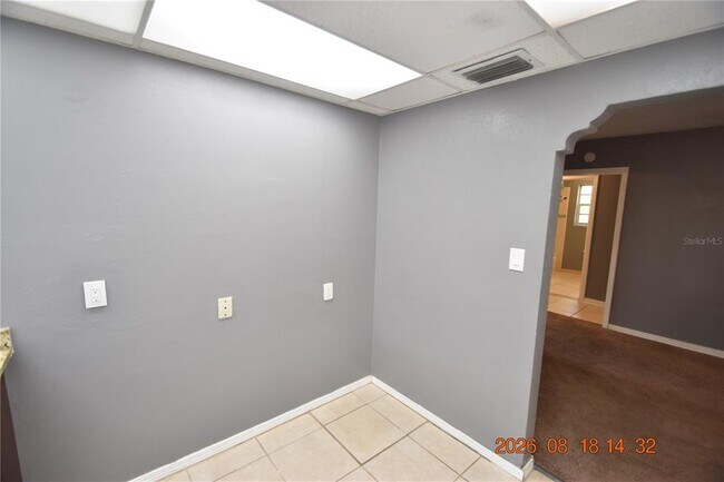 Building Photo - 212 N Clearview Ave