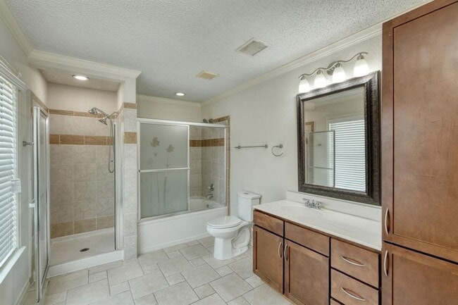 Building Photo - 2801 Adelen Ln