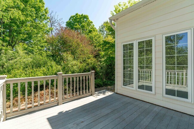 Building Photo - 4990 Lake Tree Ln