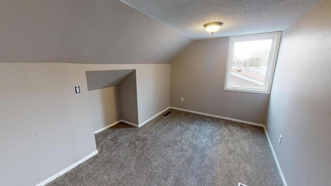 Building Photo - 11365 Stinson Ave