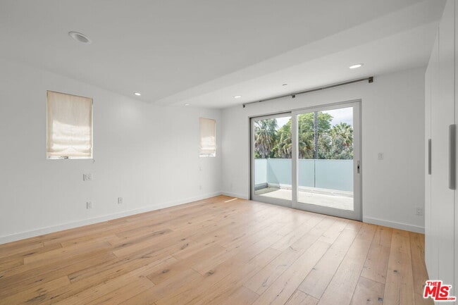 Building Photo - 808 Brooks Ave