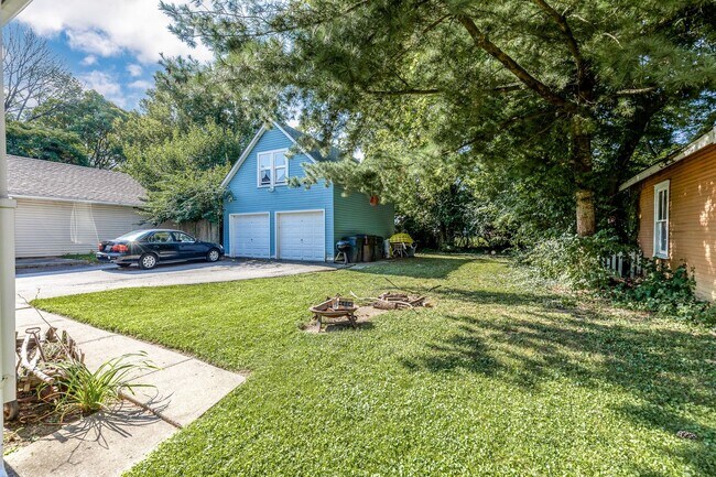 Building Photo - Hudson Ave.