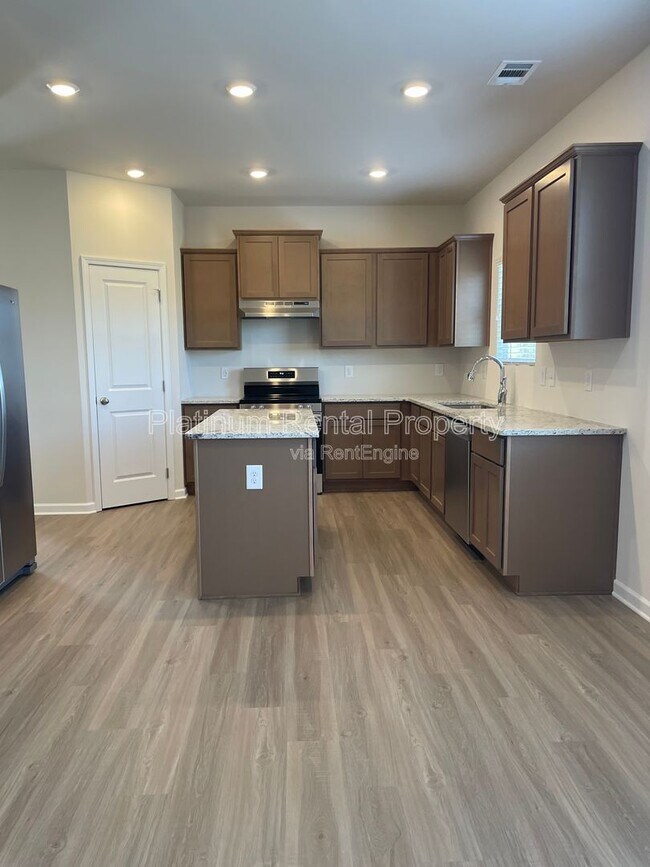 Building Photo - 74 Hampton Rdge Wy