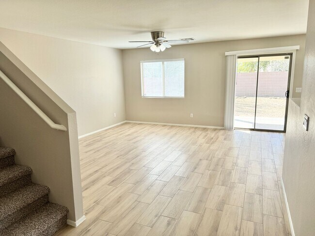 Building Photo - Remodeled 5 Bedroom/3 Bath Home. Upgraded Flooring & Kitchen!