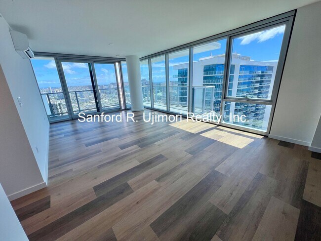 Building Photo - lion4301