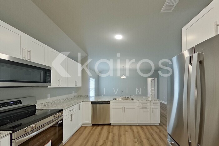 Building Photo - 13784 Pinyon Dr