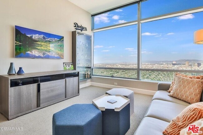 Building Photo - 900 W Olympic Blvd