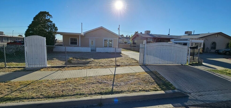 Building Photo - 8828 Kenneth St