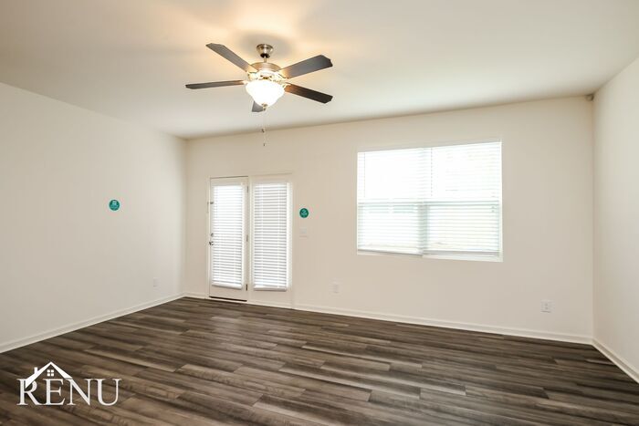 Building Photo - 3094 Calcutta St