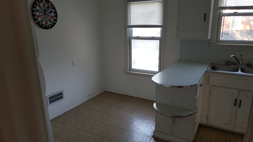 Building Photo - 235 Jewell St